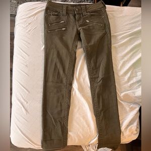 Army green signature skinny miss me jeans. Size 24. Low cut. Like new.